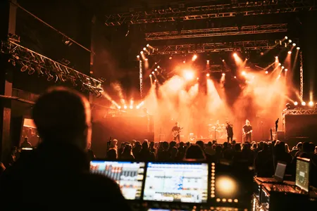 Ingénieur du son dans un concert